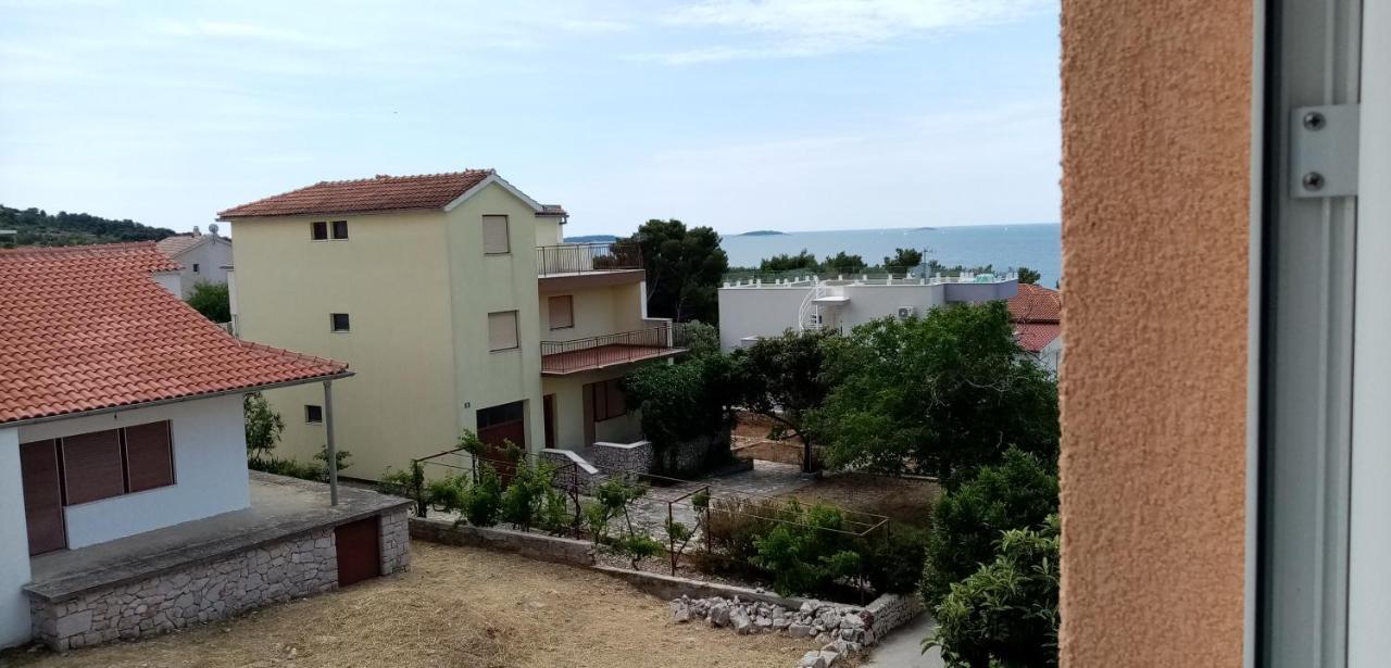 Apartments Bilo Near Primošten Екстериор снимка