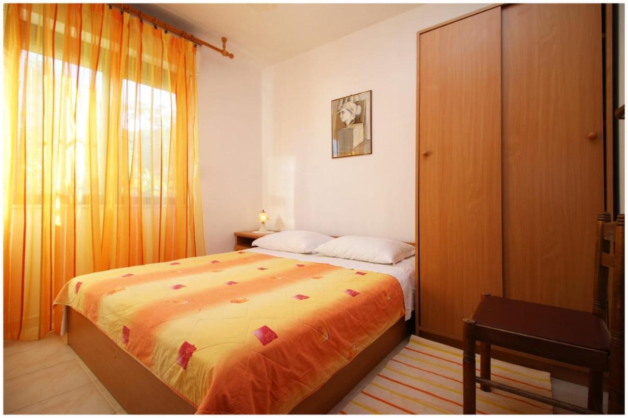 Apartments Bilo Near Primošten Екстериор снимка