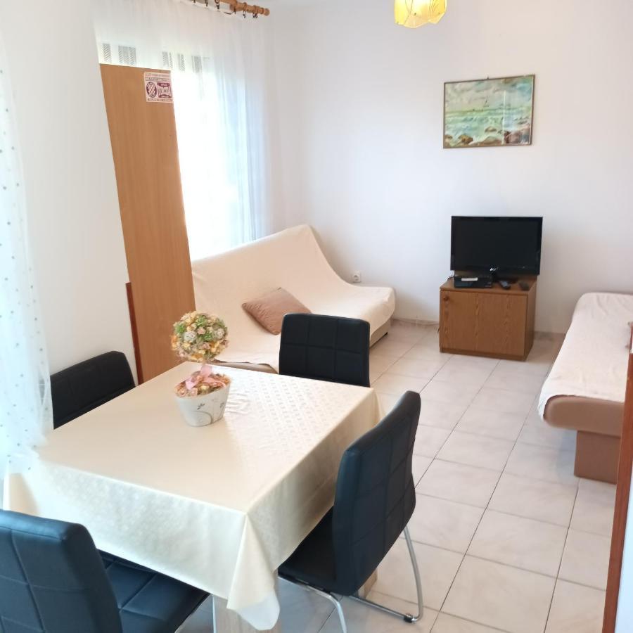 Apartments Bilo Near Primošten Екстериор снимка